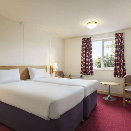 Days Inn Tewkesbury Strensham Exterior foto